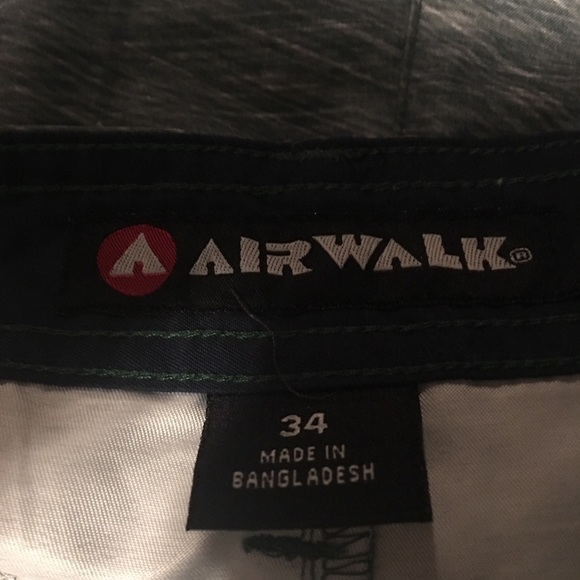 AirWalk shorts - Picture 3 of 3
